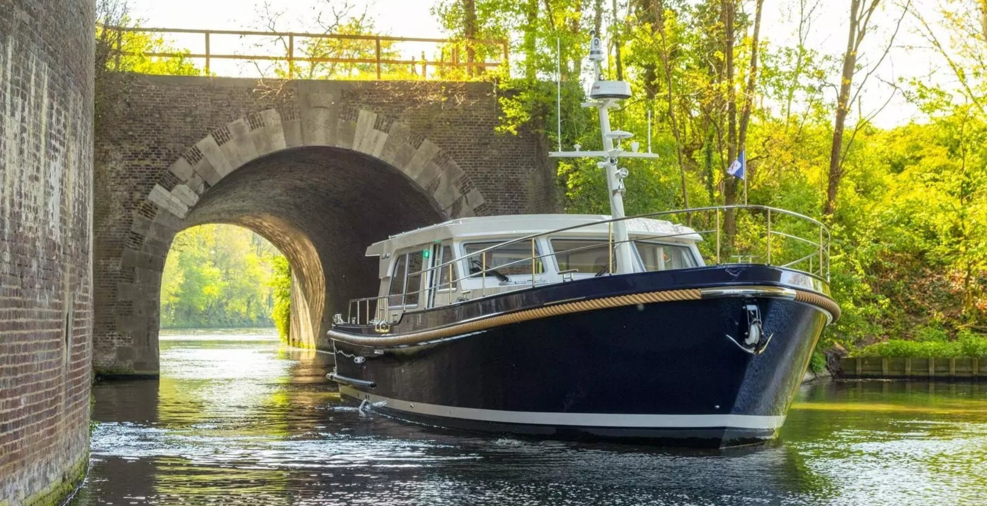 Grand Sturdy 500 Sedan Variodeck