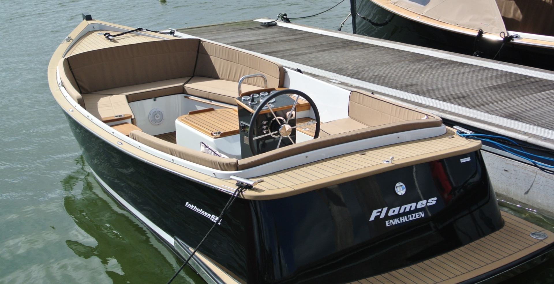 Boat Showrooms, Enkhuizen 630 Tender