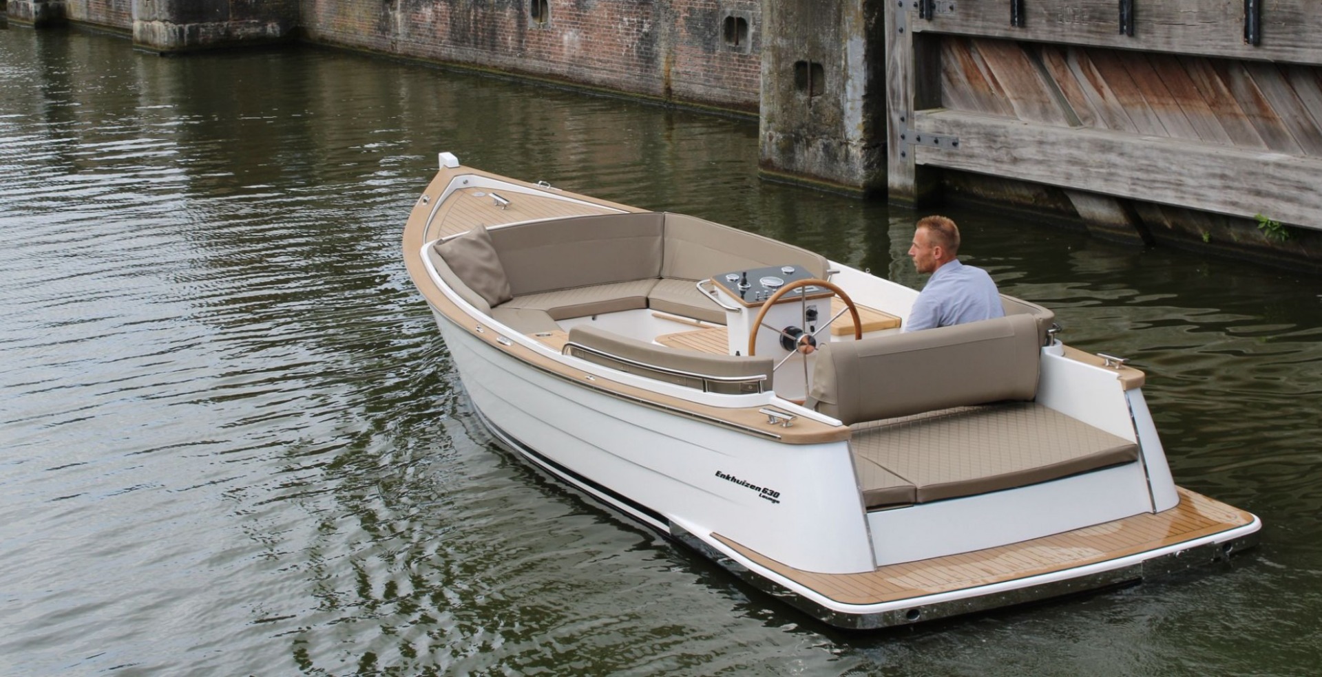 Boat Showrooms, Enkhuizen 630 Tender Lounge