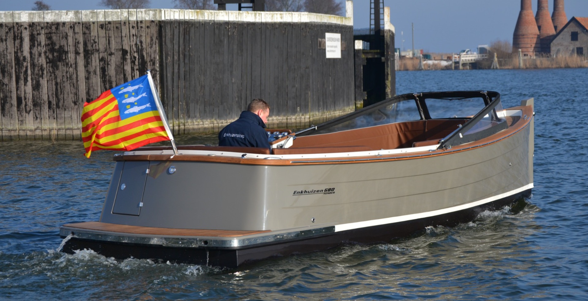 Boat Showrooms, Enkhuizen 680 Tender