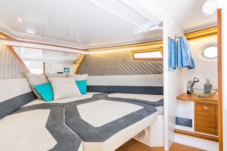 Alfastreet 32 Cabin for sale, internal 1
