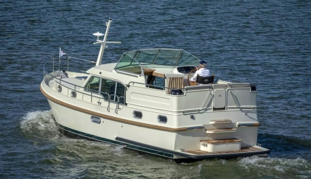 LINSSEN GS 35 AC, for sale, cruisers, exterior