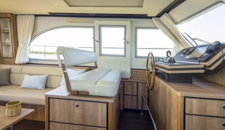 Grand Sturdy 40.0 Sedan for sale, interior