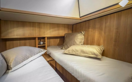 Grand Sturdy 40.0 Sedan for sale, guest cabin