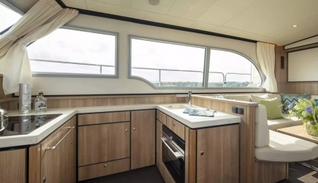 Grand Sturdy 45 AC, for sale, interior, Shepperton
