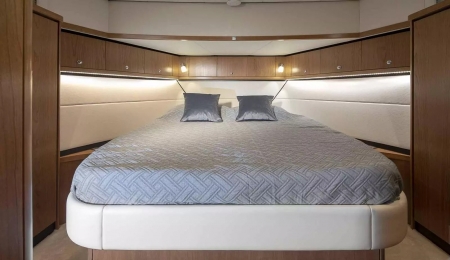 Grand Sturdy 450 AC Variotop®, for sale, cabin, Shepperton