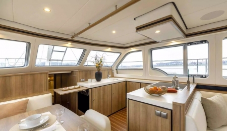 Grand Sturdy 550 AC Variotop®, for sale, interior, steel motor yacht