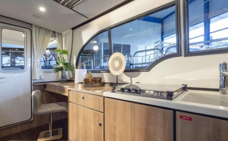 Linssen  30 SL Sedan, for sale, Shepperton Marina