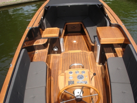Boat Showrooms, UK Dealer for Enkhuizen 780