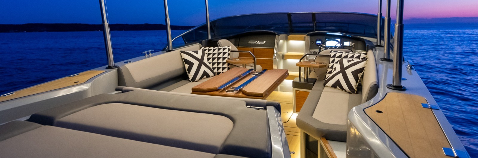 Alfastreet 32 Cabin "Outboard Series"