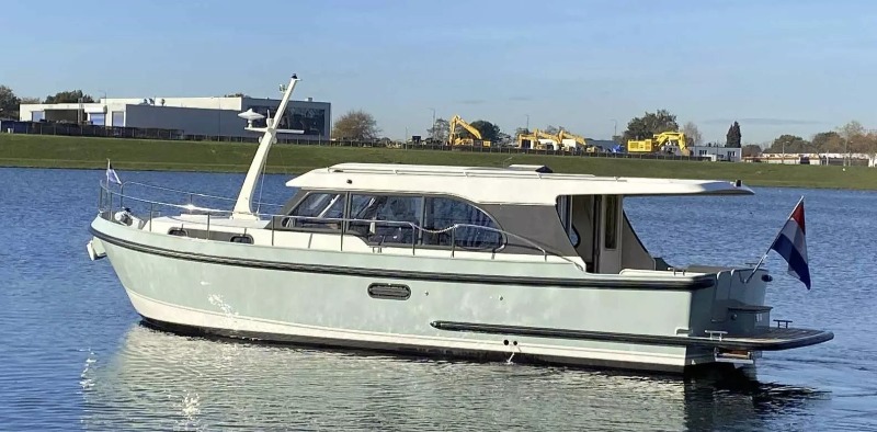 Other Linssen models, 35 SL Sedan