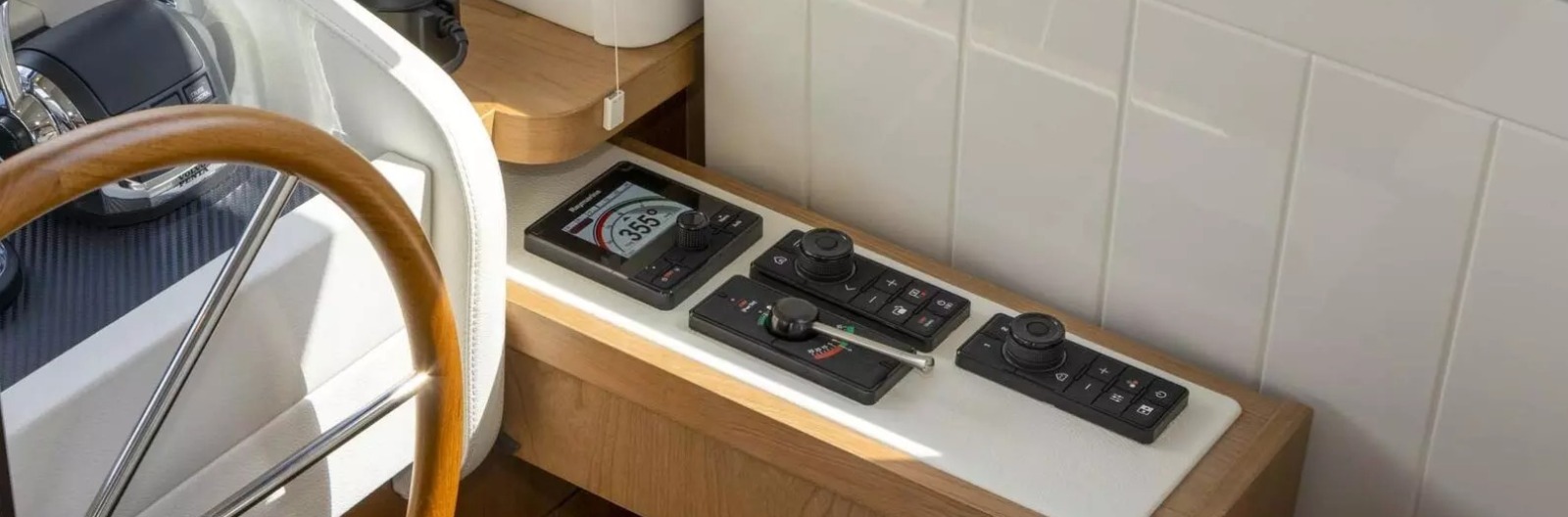 Grand Sturdy 500 Sedan Variodeck yacht